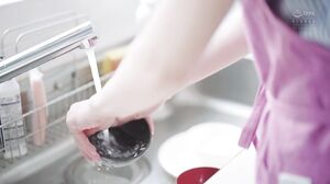 ADN-696 I'm being flowers to satisfy my stepfather's sexual needs as he can't use both hands... Natsume Saiharu