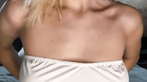 LilKarina - How many Fingers will Fit¿