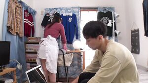 SCPX-531 "Are you interested in an old lady's ass?" A man's cock gets excited by itself and shows off his sexy ass to seduce him... A beautiful housekeeper