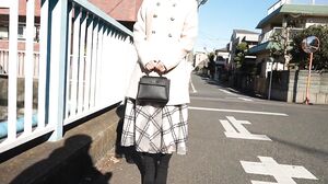 HMN-700 Newcomer: This female college student from a prestigious women's university has a beautiful ass when she takes off her clothes!! When she puts on a thong, her nipples become hard and she shakes her hips in her cowgirl creampie debut!! Fuu Torai