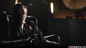 Emiri Momota - Smoking