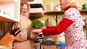 GirlsOutWest - Daisy Chainz And Kirby