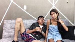 Andrea1010 - Hermanastra pequena se queda profunda en mis piernas y algo sale mal( porno en espanol)