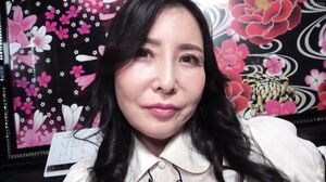 EMBM-042 A beautiful, frustrated mature woman goes crazy with a squishy sound as she masturbates with all her might