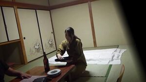 MCSR-606 Picking up beautiful mature women working at a hotel 2 "I have to change the sheets..." Customers push them down on the spot... 18 amateurs screaming and climaxing