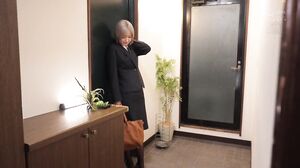 OFES-003 I rubbed my sister's big ass while she was defenselessly showing off her black pantyhose and ended up cumming inside her. Sarina Momonaga