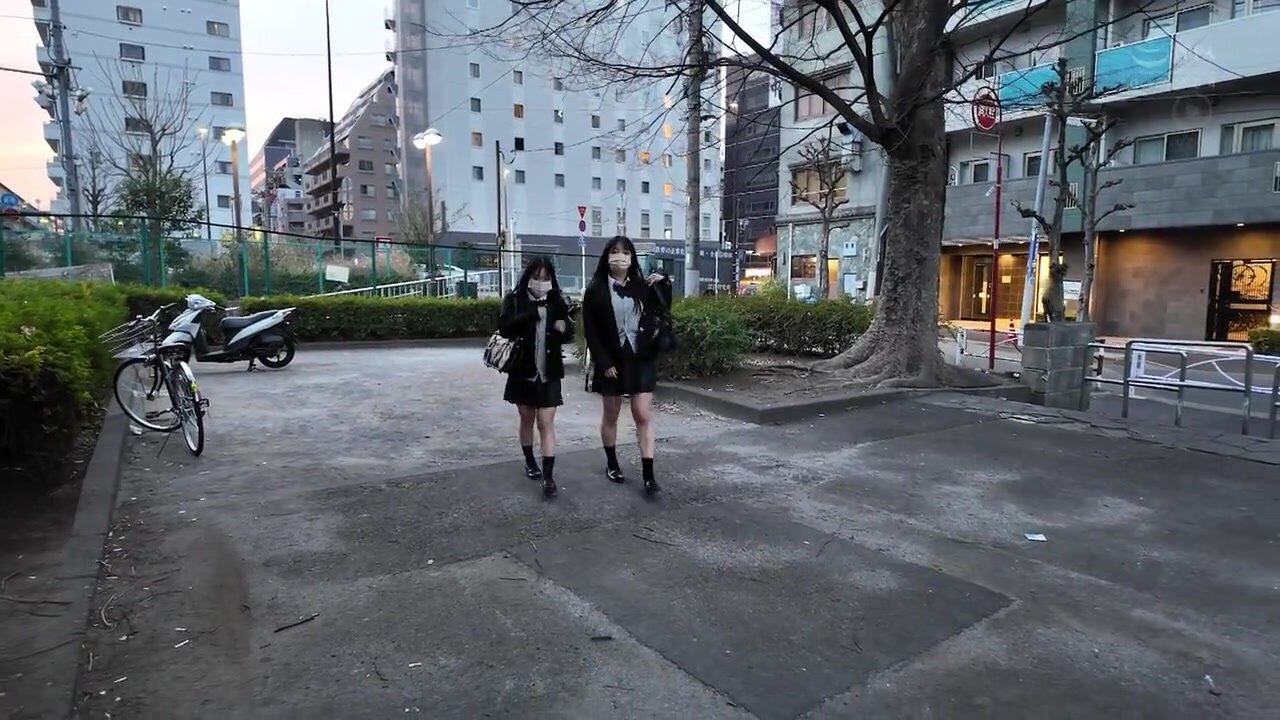 OFES-018 A video of two girls with overdeveloped breasts and a cold-hearted masked girl (who just started dating a sugar daddy on social media) from a girls' school with a deviation score of 38 in Funa City, Senbetsu Prefecture, has been released.