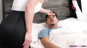 MomsTeachSex - Cheerleader Kait And Diana Grace