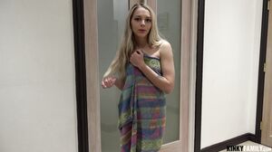 KinkyFamily - Lily Larimar