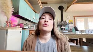 Chase Layne - Giantress and her pet