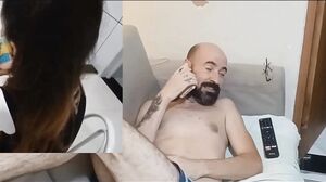 RenaTasurtada - Vizinha de 21 anos veio na minha casa buscar secador da minha esposa e eu estava só!