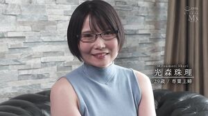 MVSD-660 An extraordinary monster asshole-addicted celebrity wife who volunteered for a 3-hole FUCK. The intense feeling of destruction makes her model-class shocking 9-head-tall masochistic beauty body convulse! Arching her back! A raging incontinence as