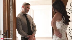 Isa Bella - Charming Cutie Makes The Right Choice in 4K