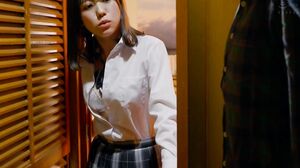 HUNTC-380 She has zero shame! She's completely unaware of her big boobs! My new step-sister exposes her natural big boobs defenselessly in every aspect of her daily life, making my crotch irritated! Seeing me constantly erect like that, my step-sister say