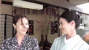 TKD-061 Asami, the landlady, snacks in the room and bath. Mizubata Asami