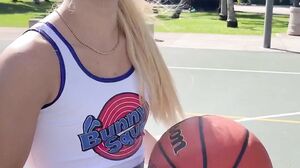Trippie Bri - Lola Bunny Anal Play & Fuck
