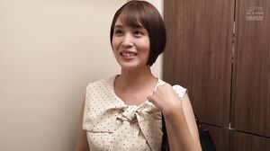 DANDYA-002 I met a middle-aged woman therapist at a no-handjob massage parlor and we hit it off! The second time, I called her to a love hotel... and she let me cum inside her multiple times during the two-hour break. VOL.5