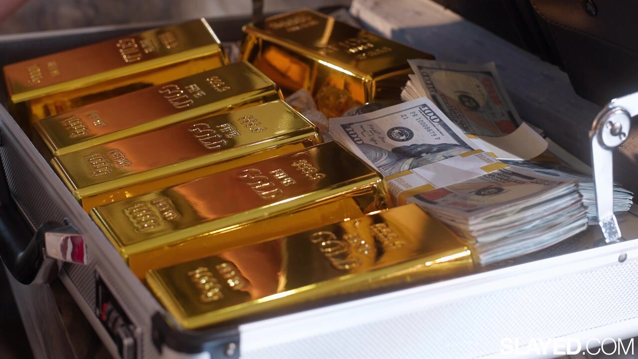 Ashley Alexander, Ophelia Fae - Curvy Blonde Makes Bestie Cum With Glass Dildo