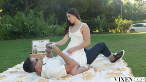 Daisy Phoenix - Petite Beauty Has Powerful Orgasm in 4K