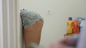 RealityJunkies - Gal Ritchie - Sleeping With The Babysitter