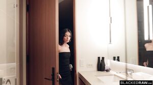 Laynee James - She Has Unbelievable BBC Adventure in 4K