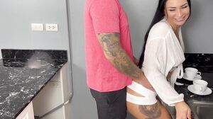 Luna Berg - How should you Greet your Husband in the Morning¿ Coffee and Sweet Ass Hotwife