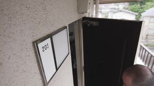 MFYD-057 A story about me (a middle-aged man living in a trashy room) having sex with the reclusive gamer and fujoshi (in her 30s) who lives next door.