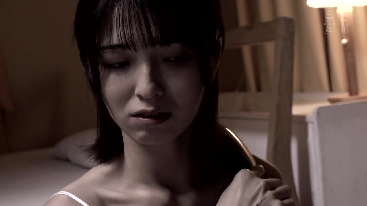 MUDR-338 Corset: Iron restraints of submission. A beautiful girl in a corset is flowers with iron flowers devices from medieval Europe. Sumire Kuramoto