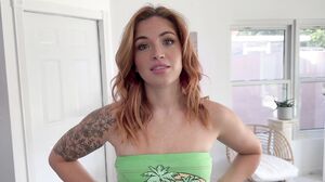 Zoeneli - My Roommates Ex Girlfriend Asked Me For A Facial
