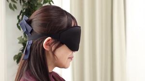 MGNL-131 『Exclusively for College Girls with Beautiful Lips!! Guess What’s in My Mouth?’ A dazzlingly cute college girl blindfolded, tasting various things by texture… Suddenly presented with a huge cock, she gets wildly excited, taking it in her lower mo