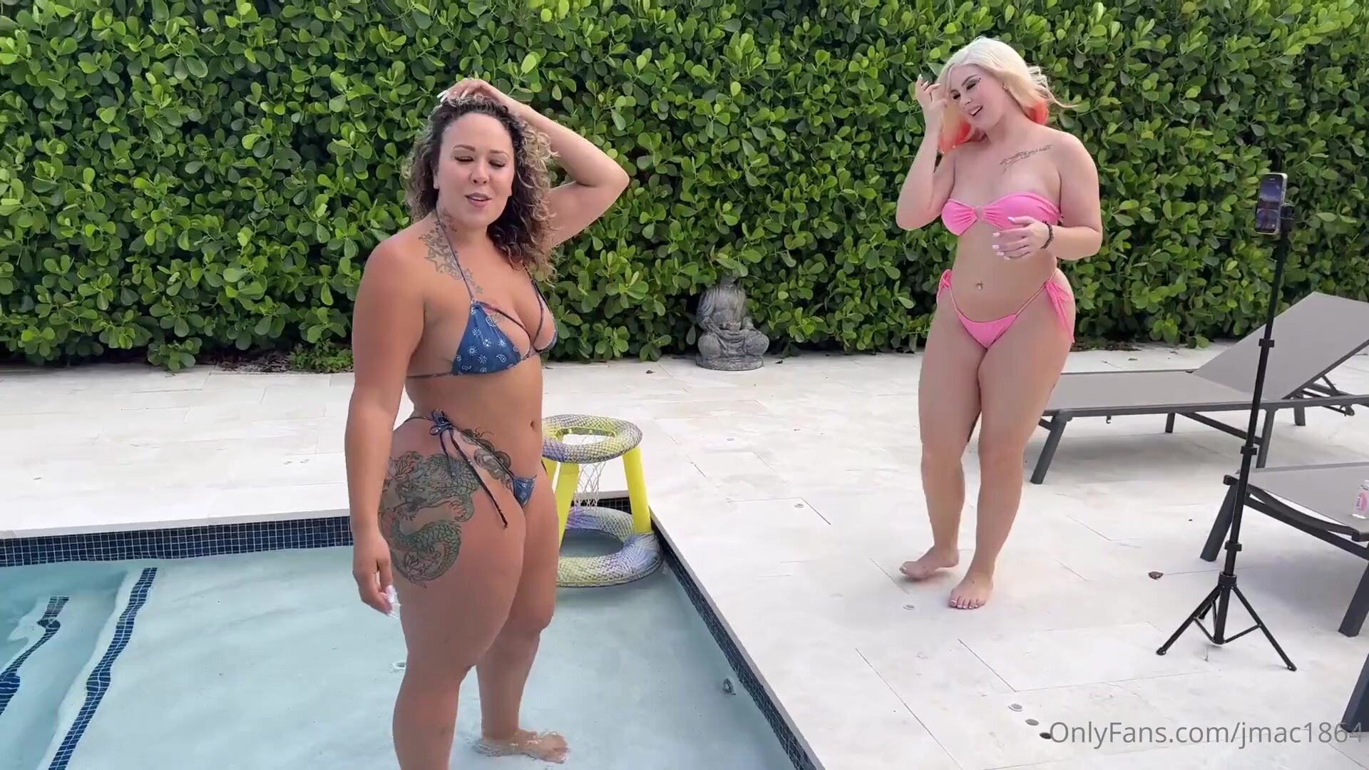 OnlyFans - Trixi Brooks And Raven Thick JMac TrixMac With Extra Rave Sauce
