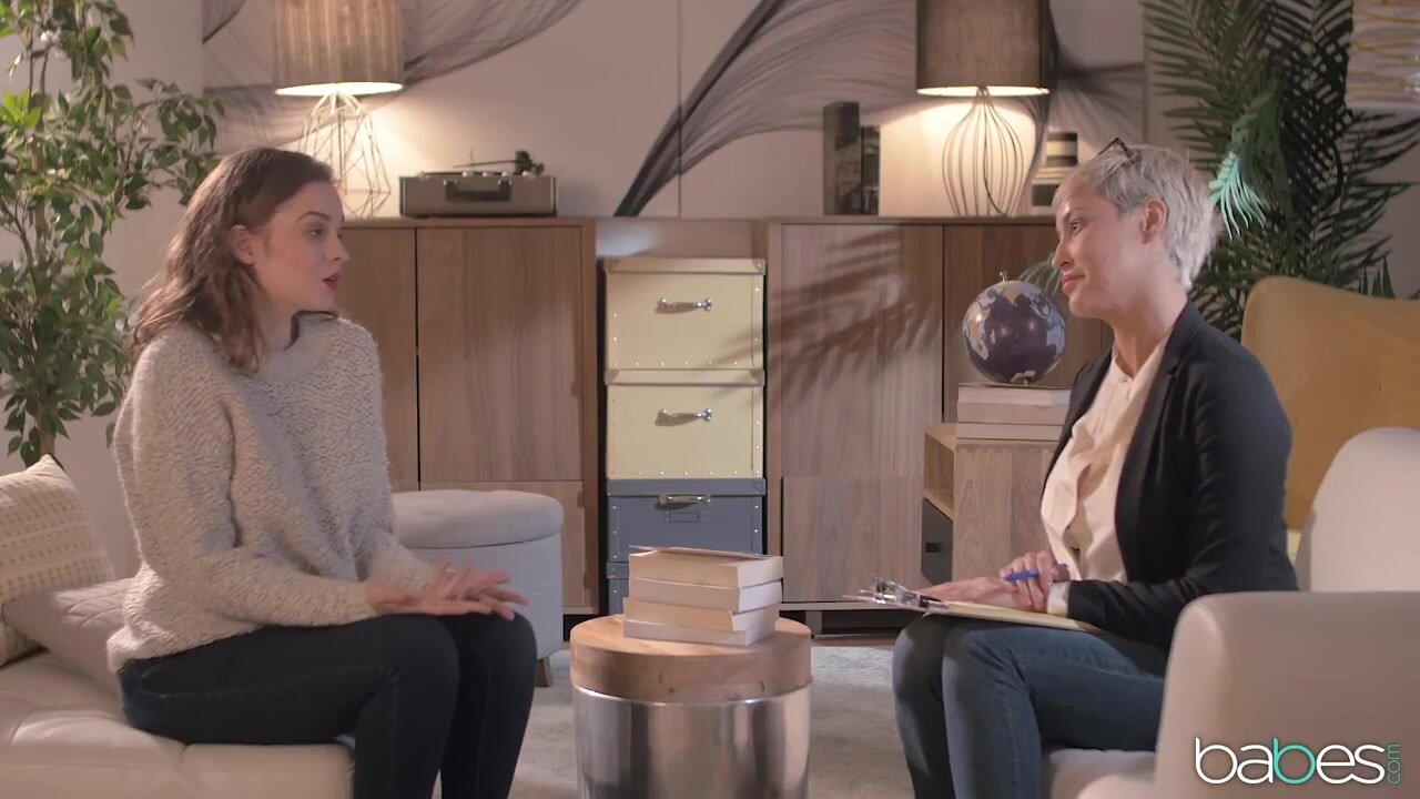 Ryan Keely Mary Moody Busty Psychologist Makes Her Young Patient Experience Lesbian Sex For The First Time