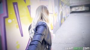 Paola Guerro - Oye Loca