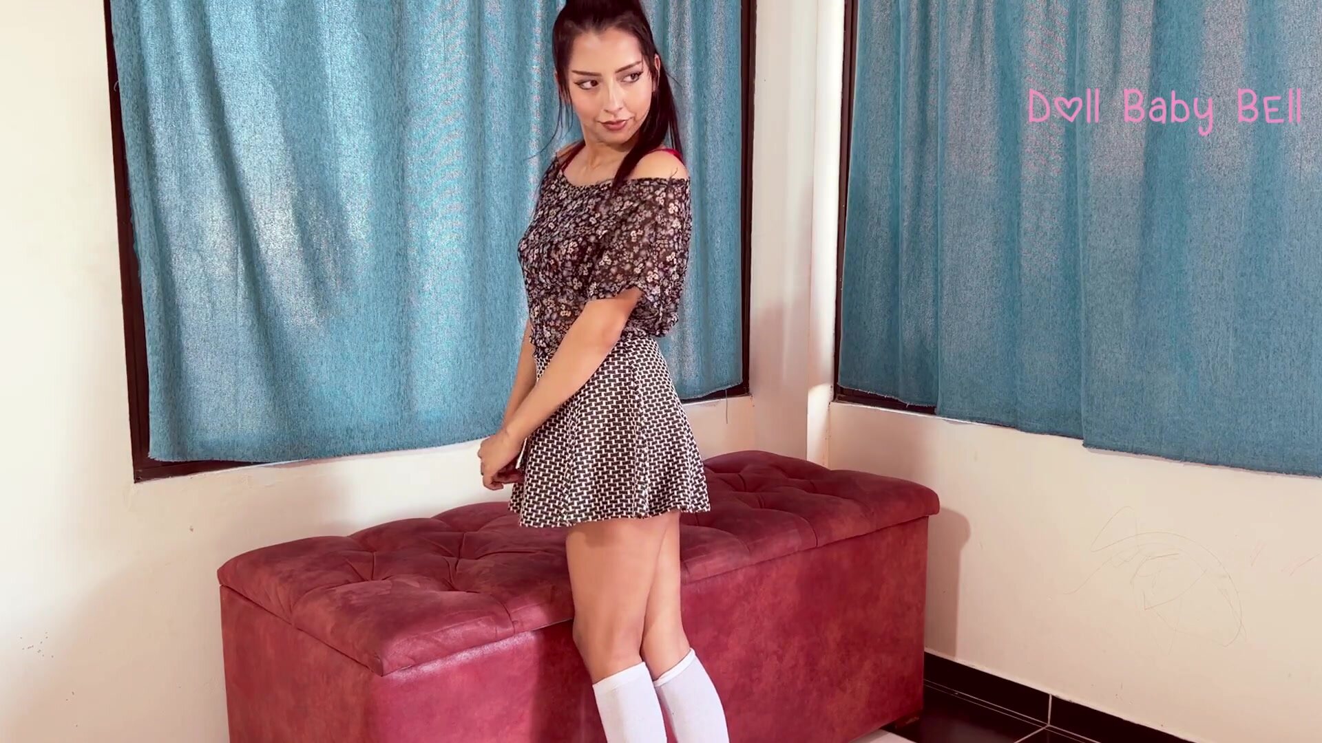 DollBabyBell - My stepsister asks me for help to take hot photos for her boyfriend