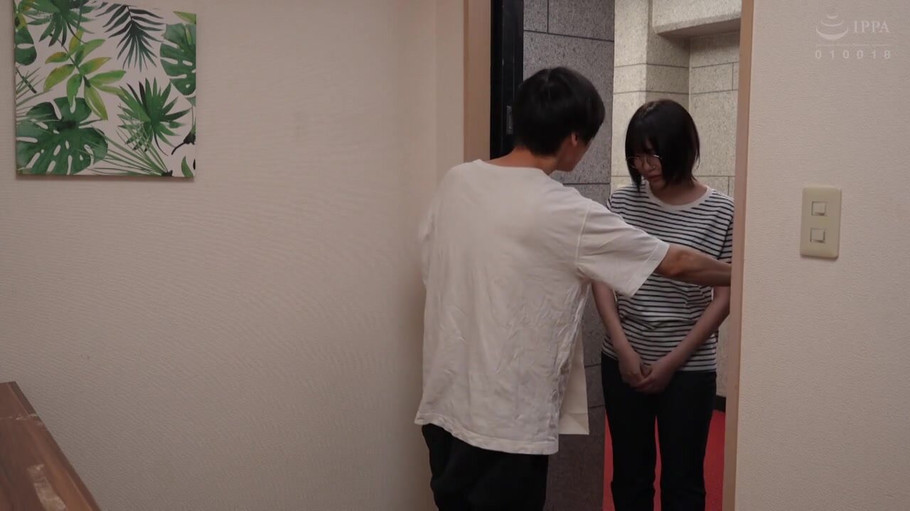 HODV-22009 I turned the plain-looking glasses girl who moved in next door and seemed unlikely to meet anyone into my obedient fuck buddy. Top-notch style, masochistic woman: Momose Himari