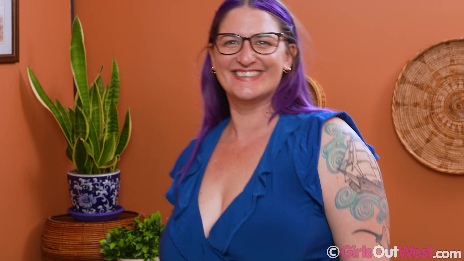 GirlsOutWest - Poppy Prynne