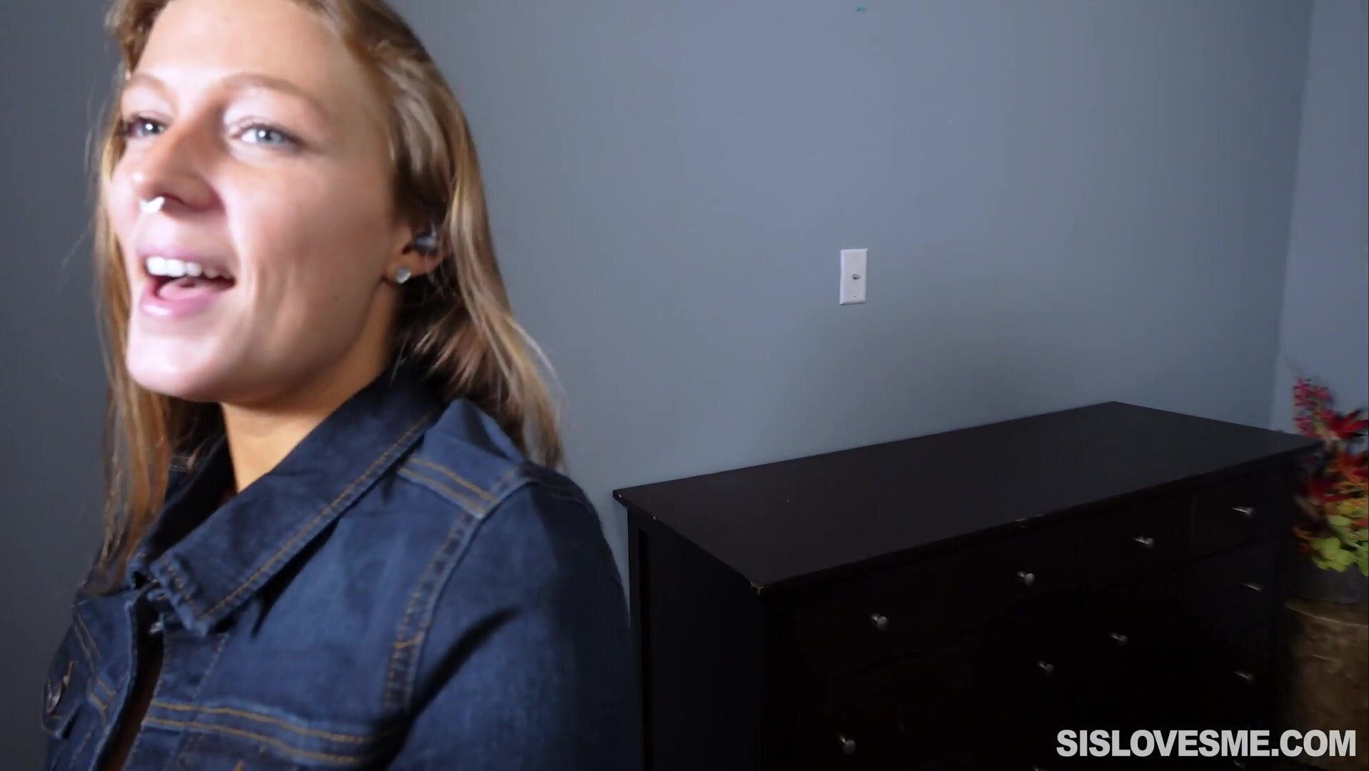 SisLovesMe - Jealous Step Sis - Febby Twigs