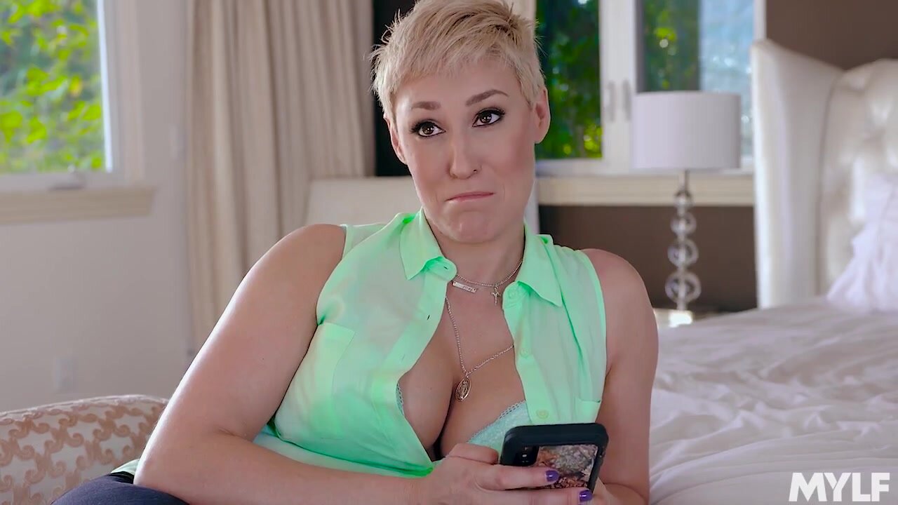 Ryan Keely Busty Stepmom Loves Having Her Stepsons Cock Inside Her