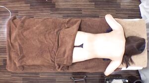 On her way home from shopping on her day off from work, a cute lady came to the store with clean hair, smooth hair and a ridiculously beautiful ass that is sensitive all over the place.