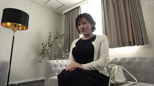 EMBM-044 A Total Amateur Wife Who Applied For This Video: Natsuo Ichikawa, A Married Woman Who Has Never Shown Her Husband A Face, Moans With A Big Dick, And Begs For Creampie Sex