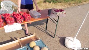 Linda Sweet She Tastes Like Strawberries