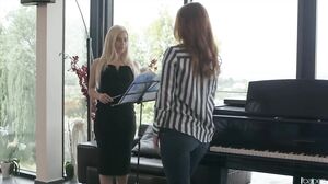 Babes - Hitting the High Notes - Daphne Klyde, Nesty