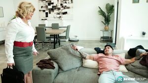 Elara Elis, 62, completes the trifecta of MILF in 4K