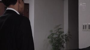 ROE-423 My stepdaughter calls her male friends over and makes them gangbang me every day. Maehara Mitsuno, Suzaki Miu