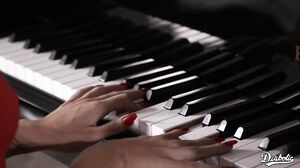 Victoria Voxx - Dark Haired Cock Rider on Couch