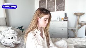 Cheating On My Girlfriend With My Best Friend, She's So Hot