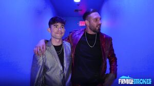 FamilyStrokes - Ronnie Violet