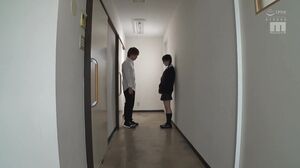 MIDE-817 I Got A Girlfriend For The First Time, But... The Elder Sister Type Who Lives Next Door Feasted On Me And I Became A Deflowered Cherry Boy Minami Hatsukawa