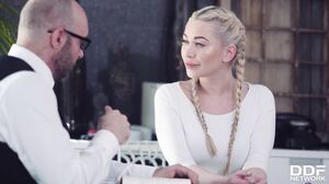 Filthy threesome with Lindsey Olsen & Sonia Lee riding cock with their ass GP1406 in 4K