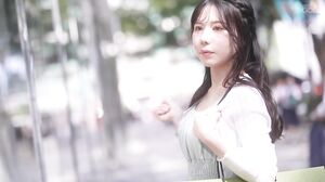 MGOLD-055 If it's just a fantasy, I'm free to have 1000 experiences in my head, but only 2 in reality. AV DEBUT Kikka Momosaki